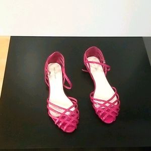 Predictions flat sandals